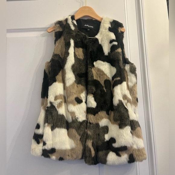Ava and Kris Patterned Faux Fur Vest - Picture 1 of 6